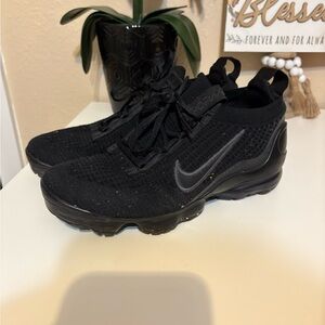 Nike Black VaporMax Flyknit Sneakers